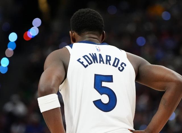 足球直播-抢七耗尽狼队体能 爱德华兹打法变形被逼入极限