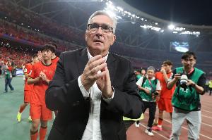 2026世界杯买球-国足三连败谁该担责？迪拜集训练了个寂寞？