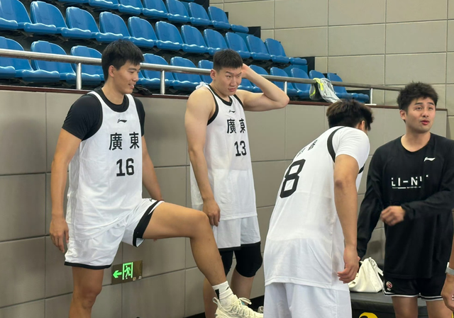 NBA直播-广东男篮拒绝爆冷！杜锋全力出击，焦泊乔上演首秀，新援确定出战