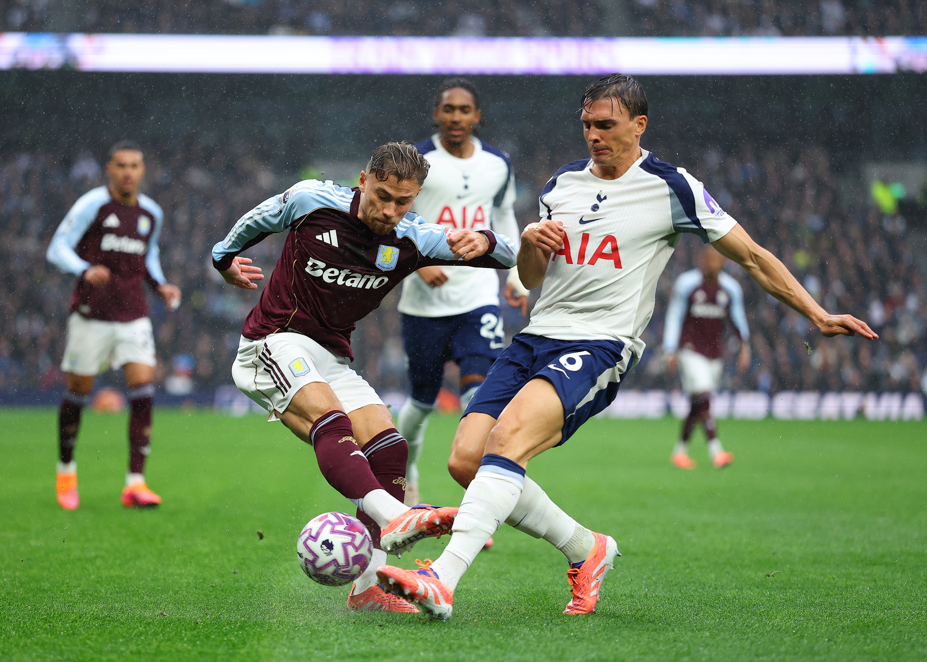 足球直播-另寻下家？图片报：热刺和罗马预计不会买断帕利尼亚和萨拉戈萨