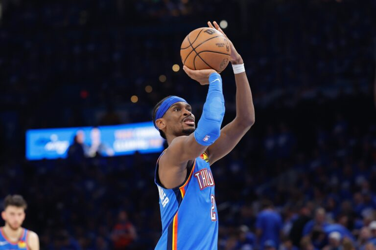 NBA直播-亚历山大回应罚球争议！球迷嘘说明你变强了 詹姆斯也曾饱受非议